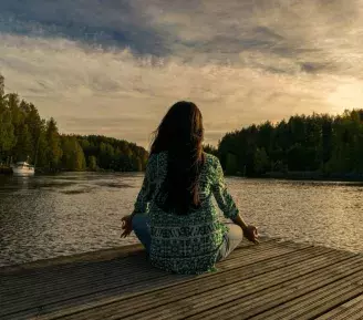 yoga au plan d'eau