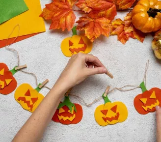 Atelier créatif - Création d'une guirlande d'halloween Atelier créatif - Création d'une guirlande d'halloween_Praz-sur-Arly